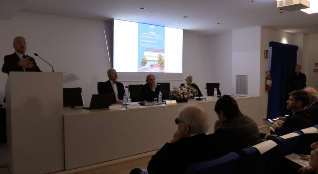 MicHub rappresenta un progetto ambizioso, nato dalla volontà della Fondazione Pescarabruzzo di realizzare uno spazio dedicato al dialogo