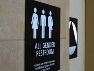 Trieste. Pro Vita Famiglia: Ministro Valditara vieti “bagni gender” al Liceo Galilei e in tutte le scuole d’Italia. Legge impone distinzione per sesso