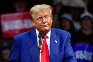 Trump-Harris, scontro sulla salute: “Tu stai molto peggio di me”
