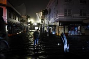 Uragano Milton, vittime e distruzione in Florida: blackout e tornado multipli