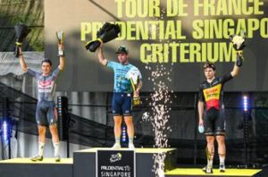 Cavendish vince l’ultima gara prima del ritiro, il britannico trionfa a Singapore