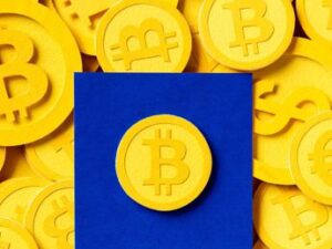 Criptovalute, prezzo Bitcoin supera per la prima volta la soglia dei 100mila dollari