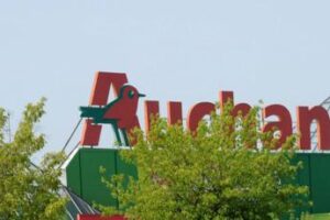 Francia, taglio di oltre 3.600 posti di lavoro tra Auchan e Michelin