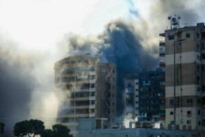 Israele-Libano, nuovo raid contro Hezbollah: bombe a sud di Beirut