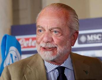 Napoli, De Laurentiis: “De Bruyne ha preso casa. Conte? Se vuole rimanere…”