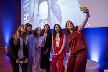 Premio L’Oréal – Unesco ‘For Women in Science’ Young Talents Italia, al via candidature