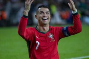 Ronaldo, “decine di trattamenti estetici non pagati”: un medico gli fa causa
