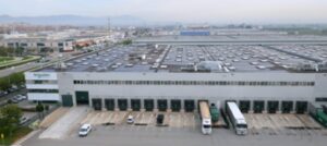 Schneider Electric aumenta la capacità produttiva del suo più grande stabilimento europeo dedicato ai data center