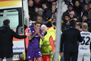 Bove, malore in Fiorentina-Inter: Cataldi presta primo soccorso