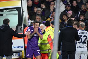 Bove, malore in Fiorentina-Inter: Cataldi presta primo soccorso