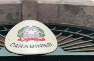 Editore agenzia Dire legato e rapinato in casa da commando di 4 uomini