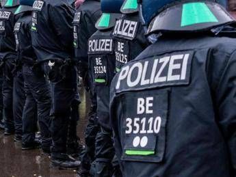 Germania, blitz contro cellula di estrema destra: arrestati hanno tra 14 e 18 anni