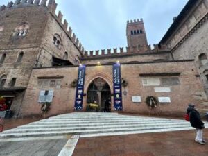 Il centro di Bologna è Digital-Tech: dal 10 al 12 a Palazzo Re Enzo in scena Social Media Strategies e Search Marketing Connect