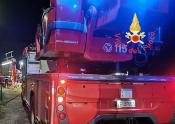 Incidente su A1, scontro tra un furgone e due auto: 2 morti e 6 feriti