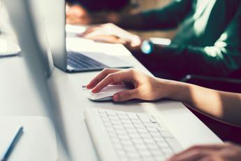 Istat: nel terzo trimestre +517mila occupati su anno. Meloni: “Strada giusta per far correre l’Italia”