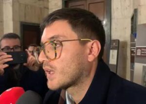 Leonardo Caffo condannato a 4 anni per maltrattamenti all’ex compagna
