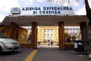 Malattia misteriosa in Congo, controlli su donna tornata in Italia con febbre