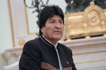 Mandato d’arresto per ex presidente Bolivia: “Morales ha avuto figlia con una 15enne”