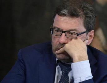 Manovra, Giorgetti: “Pensioni tutelate e sostegno a famiglie bisognose”