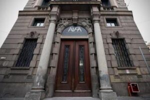 Metamizolo, alert Aifa su antidolorifico e antifebbre: rischio effetto avverso, i sintomi