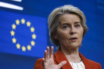 Migranti, von der Leyen: “Discutiamo hub rimpatri in Paesi extra Ue”