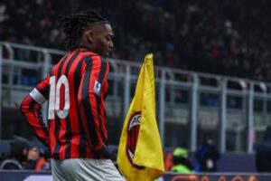 Milan, scoppia la contestazione: perché i tifosi ce l’hanno con squadra e società