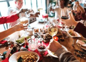 Natale e Capodanno, il cuore va protetto a tavola: i consigli del cardiologo