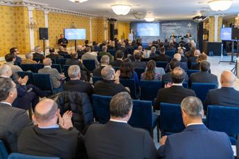 Nautica, Scarchilli (Mit): “Patente a 16 anni entro 6 miglia”