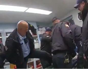 New York, detenuto pestato a morte dalle guardie carcerarie