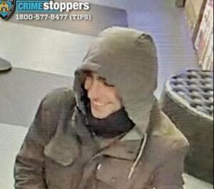 Omicidio Thompson, polizia diffonde foto presunto killer a volto scoperto