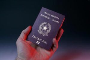 Passaporti, Altroconsumo: migliorano tempi attesa ma non abbastanza in grandi città