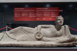 Presentata all’ Aeroporto di Fiumicino esposizione sculture etrusche