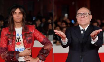 Sanremo 2025, Lucio Corsi dal set all’Ariston. Verdone: “In Vita da Carlo abbiamo avuto un sesto senso”