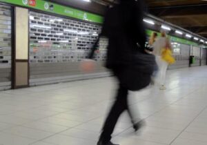 Sciopero 13 dicembre, Salvini firma per ridurlo a 4 ore. Ma i sindacati dicono no: “Disobbediremo”