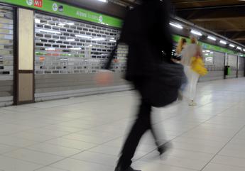 Sciopero 13 dicembre, Salvini firma per ridurlo a 4 ore. Ma i sindacati dicono no: “Disobbediremo”