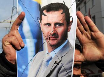 Siria, mistero Assad: “Un aereo sparito dai radar”. Mosca: “Ha lasciato il Paese”