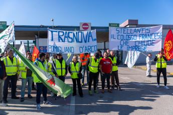 Stellantis, arrivata lettera licenziamento a dipendenti Trasnova