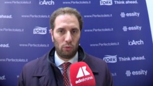 Turismo, Zevi: “Accesso a bagni pubblici decorosi è sfida”