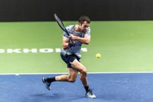 Australian Open, primo turno amaro: Darderi costretto al ritiro, Gigante fuori