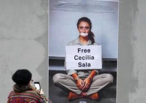 Cecilia Sala, Italia convoca ambasciatore Iran: “Liberazione immediata”. Oggi vertice a Palazzo Chigi