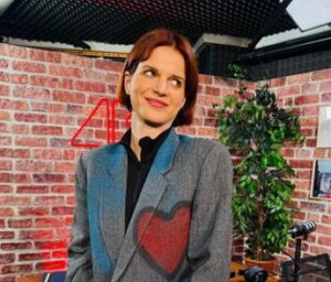 Chiara Galiazzo canta ‘Valore’, brano scartato da Sanremo 2025 e rivela: “In passato vittima di body shaming”