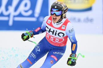Coppa del mondi di sci, super Brignone vince a Garmisch. Goggia battuta di 1 centesimo