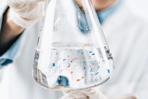 Microplastiche nei fluidi riproduttivi umani, ‘timori per la fertilità’