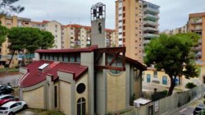 Neonato morto in culla termica a Bari, parroco e manutentore indagati per omicidio colposo