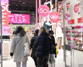 Saldi invernali al via oggi, partenza in Val d’Aosta: dal 4 gennaio in tutta Italia