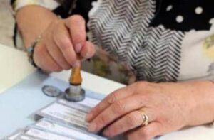 Sondaggi politici, Fratelli d’Italia cala e Pd sale