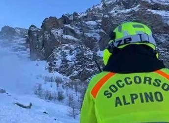 Trentino, doppia valanga sull’Ortles: 3 feriti sul monte Vioz, uno è grave