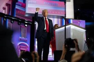 Trump e la grazia per gli assalitori del Congresso: “In loro c’era patriottismo”