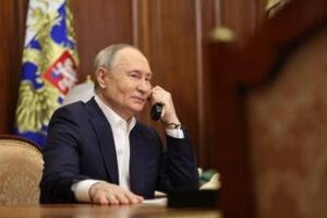 Ucraina, Usa avviano colloqui di pace con la Russia. Kiev: “Noi non invitati”