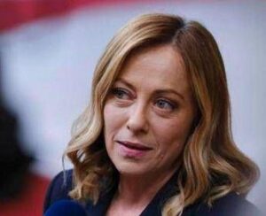 Analisi Socialcom per Adnkronos: tra i leader politici italiani domina Meloni, Calenda fanalino di coda